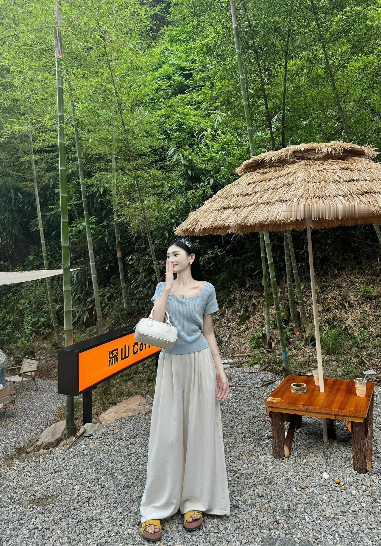 竹林中的浪漫野餐