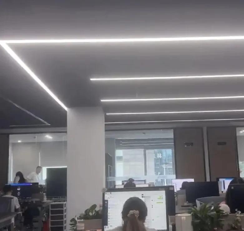大家说这样的情况是不是该离职了？老婆现在一家只有5个人的小公司里任职，每个月50