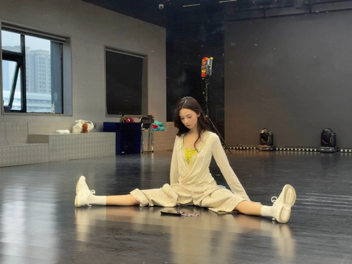 陈瑶也来浪姐了陈瑶瑶妹不会再犹豫猛猛乘风而上陈瑶也来浪姐了，陈瑶瑶妹不会再犹