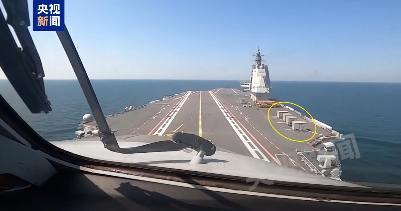 中国空警-600预警机飞越福建舰，模拟舰载机降落的画面（图1-2），应该是202