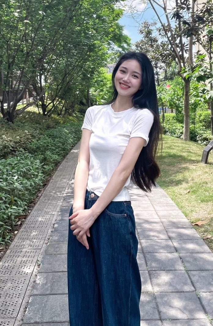 “甜妹”27岁女老师征婚，会有人喜欢吗27岁，在校老师，别人口中有点小脾气