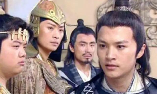 公元621年五月，虎牢关前。窦建德十多万大军摆开阵势，旗帜绵延二十里。对面的李世