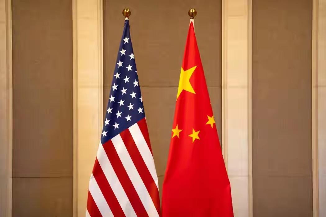 联合早报今天报道：“中方在白宫国宴上致辞时说，中国实现中华民族伟大复兴和美国总统