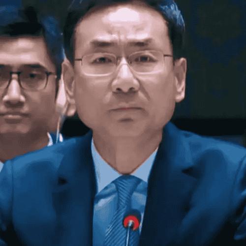 在安理会气候安全公开会上，中国常驻联合国副代表耿爽火力全开。他驳斥美方发言，