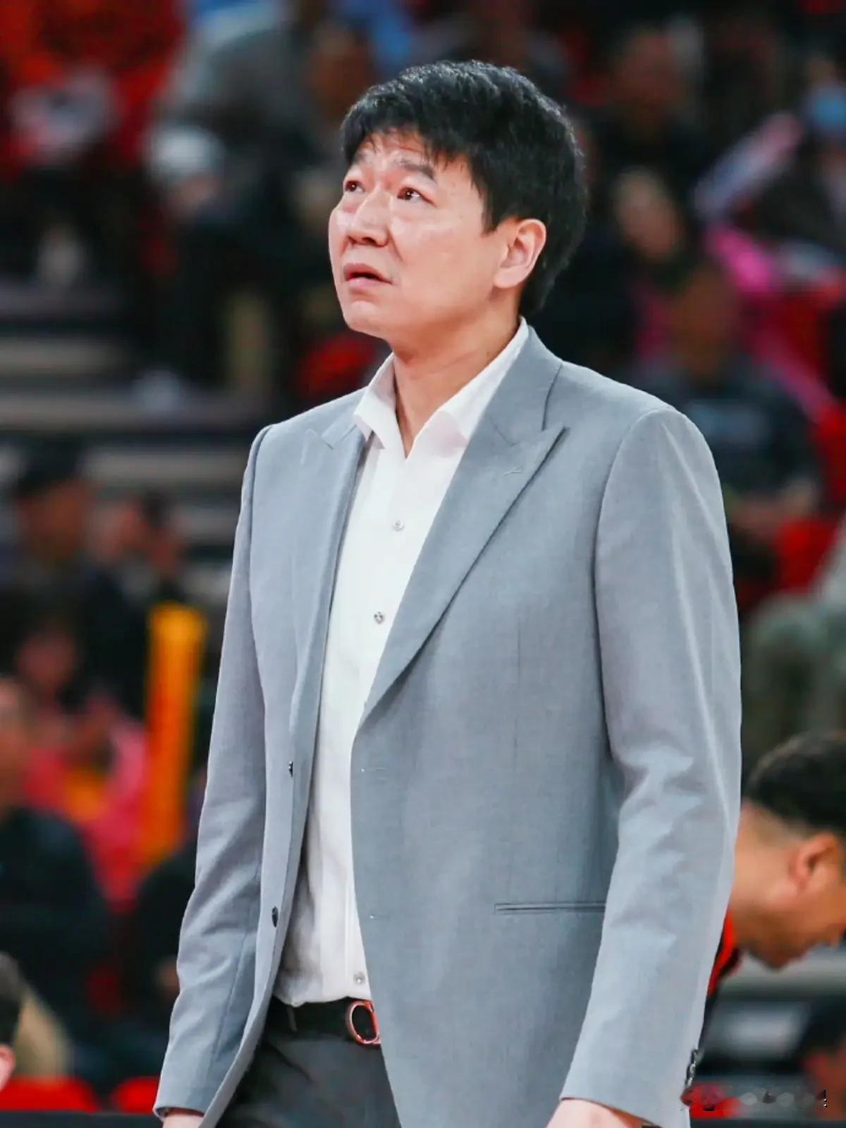 山东主场92:95被深圳绝杀，这四人是输球最大卧底:1.于德豪--出场5分钟