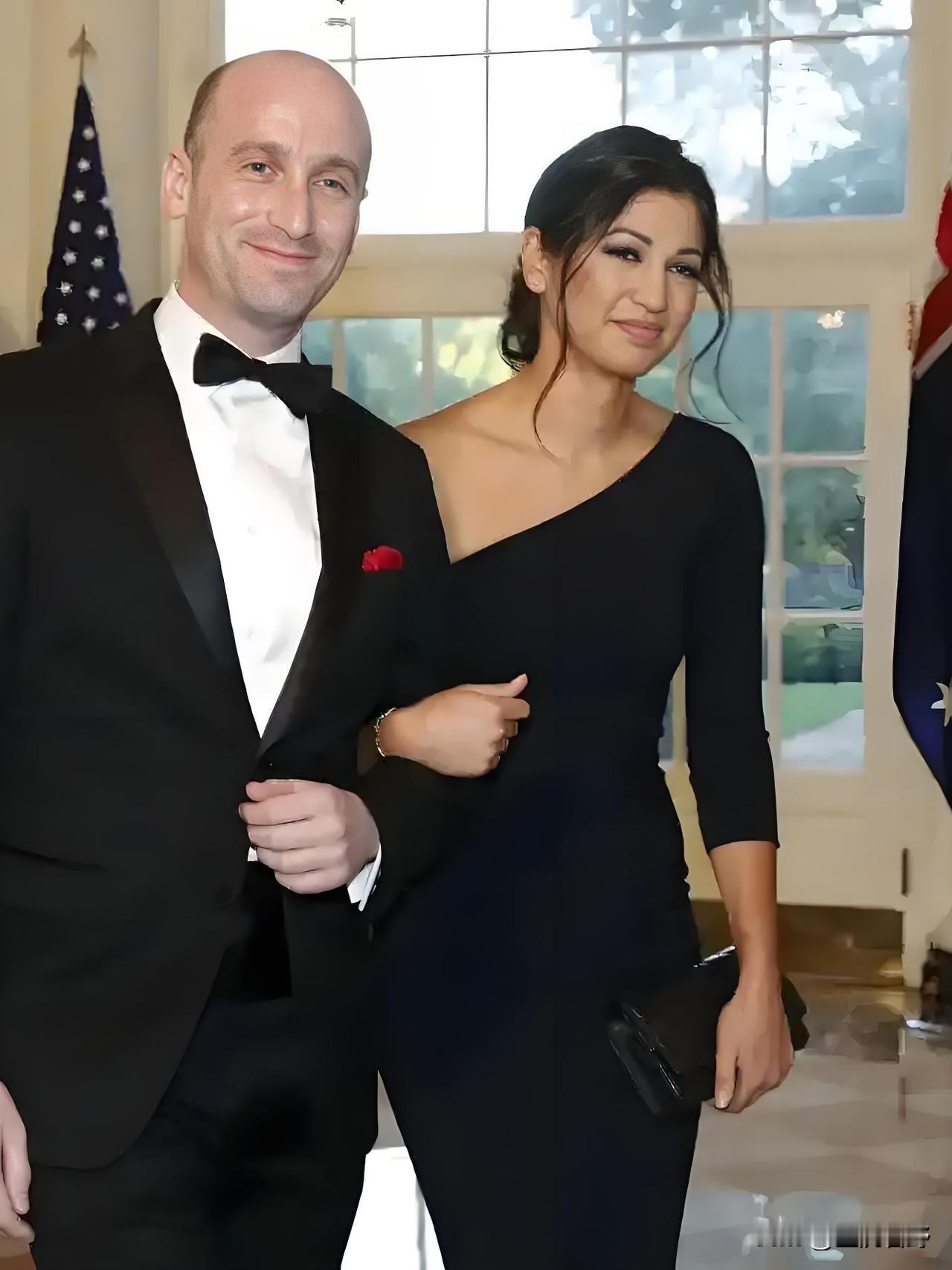 这到底是明示还是暗示？美刚抓委总统，又觊觎格陵兰岛！2026年1月4日，美