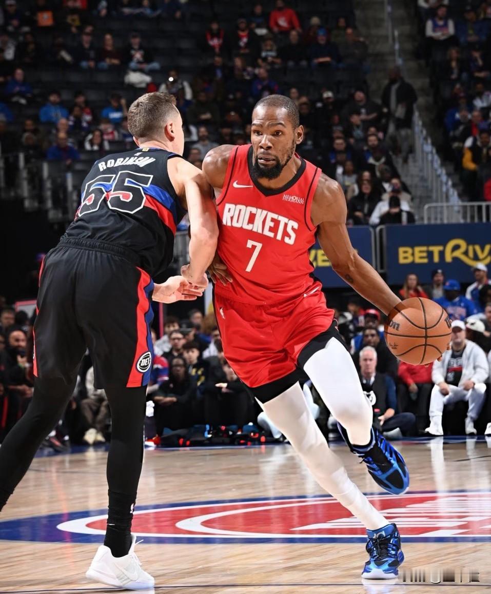 火箭复仇活塞，挑六个“重点人”聊聊！1，乌度卡。暂停还是慢半拍，昨天是不输不