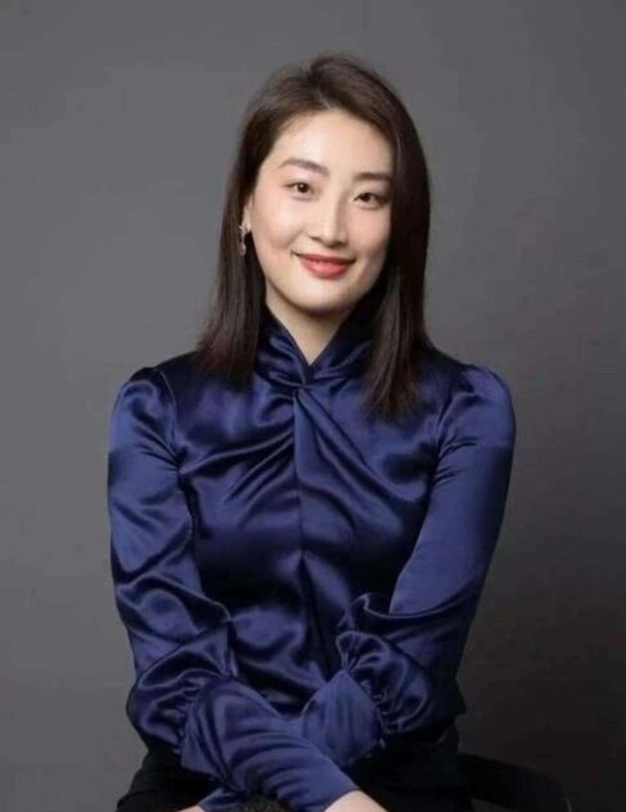 这个世界上，我最想不通的人就是宗馥莉了，明明她才44岁，手握700多亿身