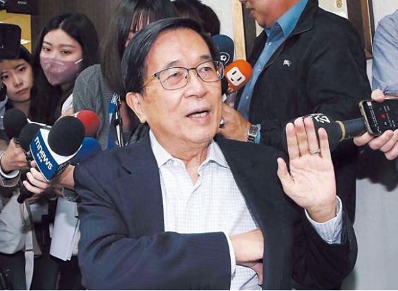 台湾青年联合会理事长何溢诚曾发文写道：“万一大陆要对台动武，恐怕连解放军