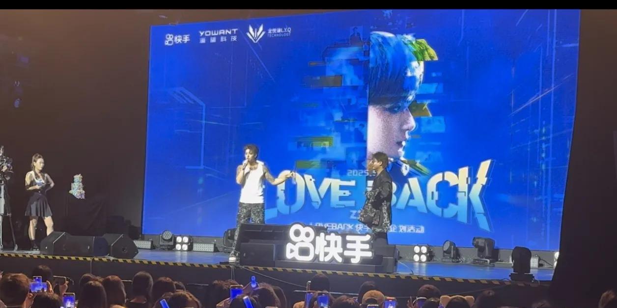 黄子韬，放狠话！近日，黄子韬称：“做卫生巾虽然花了几个亿，但一定会火遍所有的超