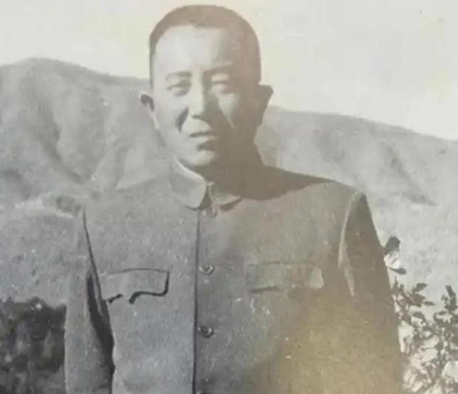 上世纪60年代中期，时任解放军总参谋长的罗瑞卿遭遇了人生中最艰难的时刻，最终选择