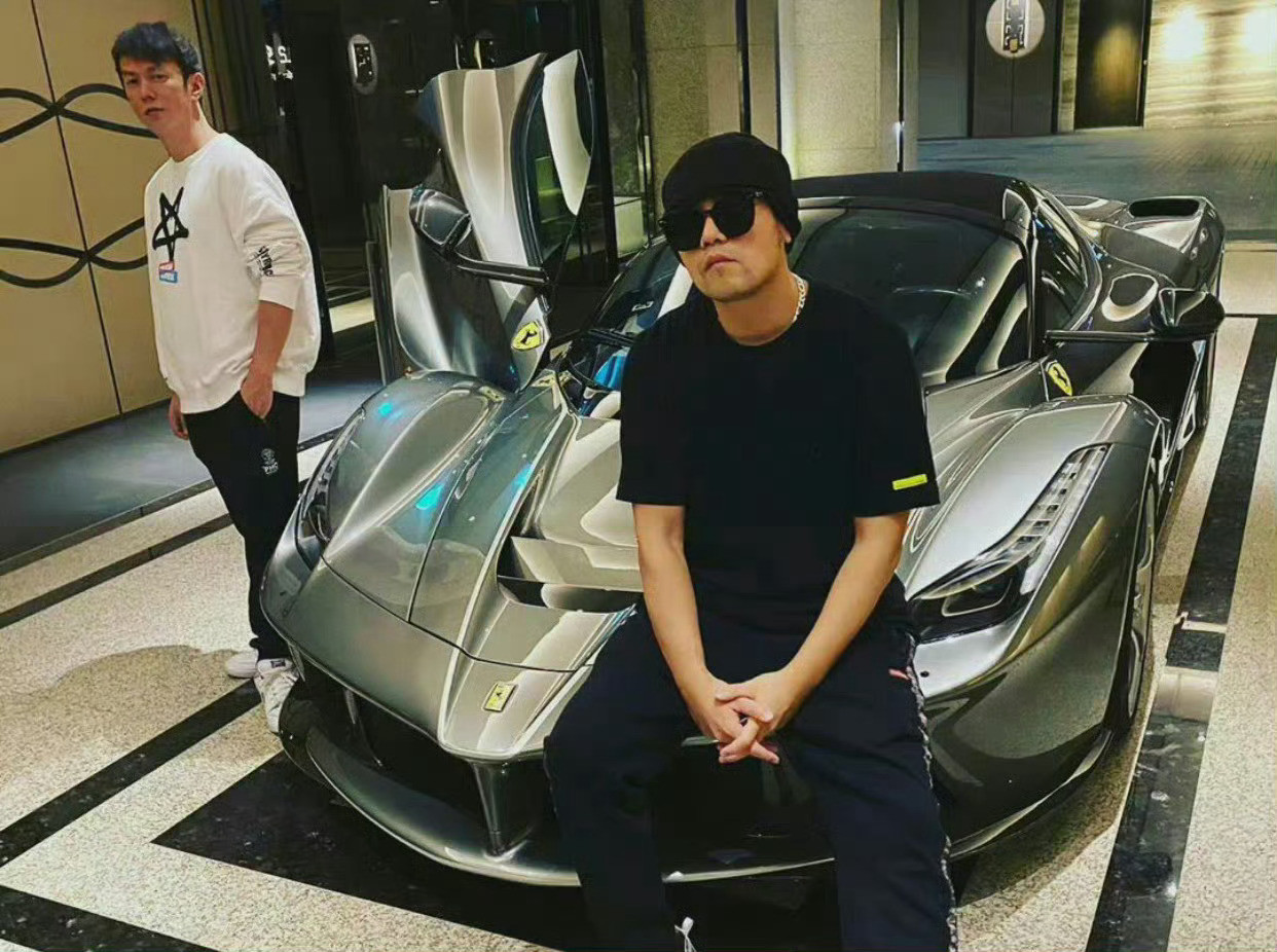 愿点赞的你们都能开上豪车[比心]​​​​