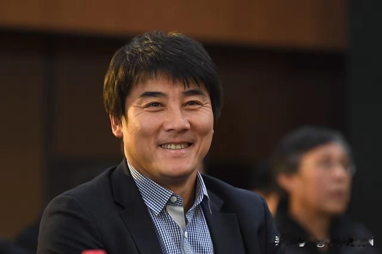 到处都是能满足你欲望，满足你贪婪的东西。但他们都在红线之外。无论是从法律方面