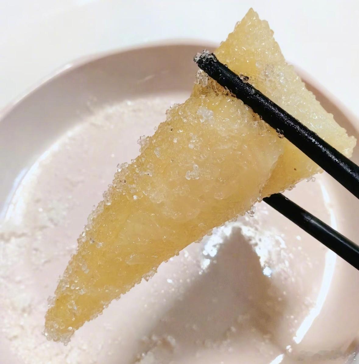 最好吃的粽子口味就是没馅料的白粽、碱水粽，蘸白糖吃！​​​