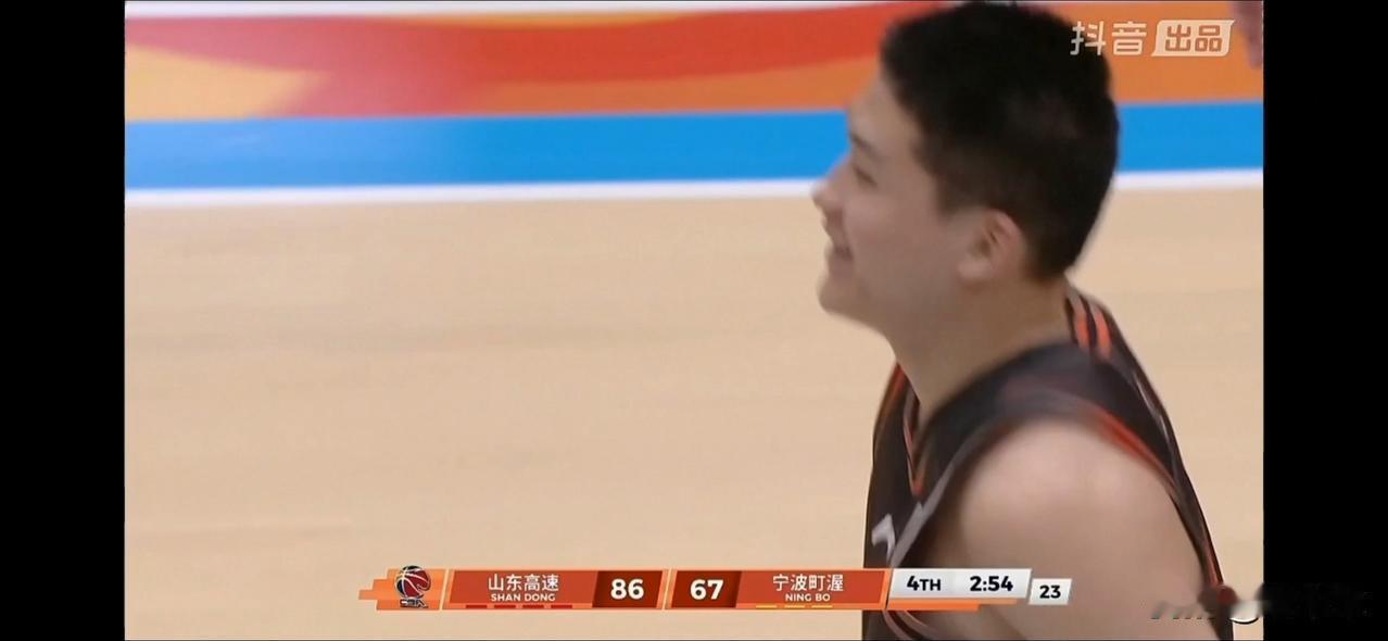 3分钟11分什么水平？昨晚CBA一场无人关注的山东对阵宁波的比赛，王证登场3分