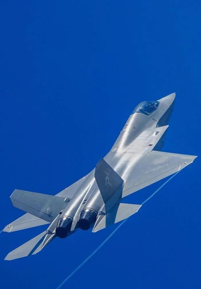 太霸气了！这个数据也透露！最近熊猫官方透露了个大消息：歼-35隐形战机的雷达反