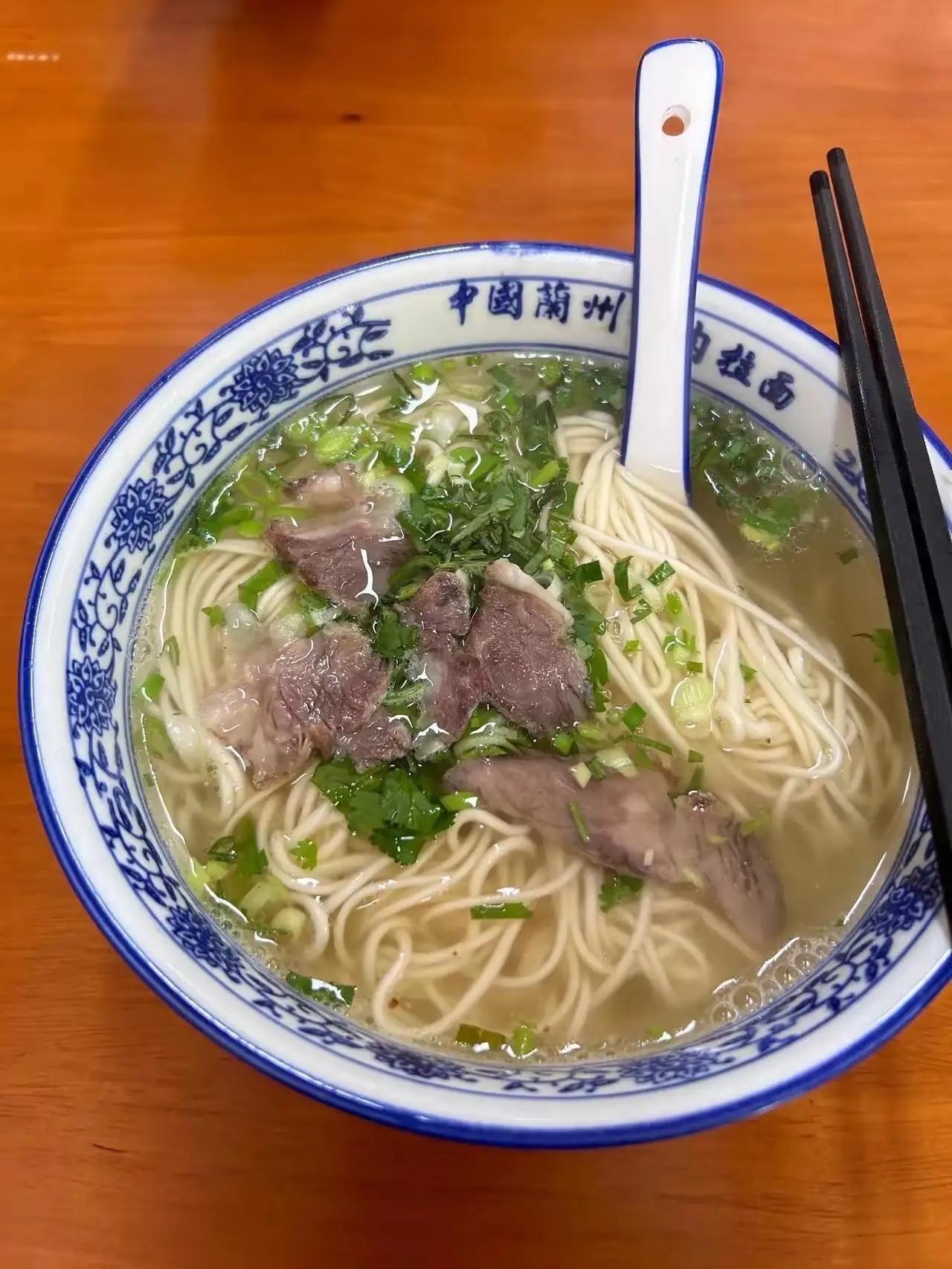 从现在开始，尽量不要去这几家餐食店了：1、兰州拉面不是面不好，是汤不对了。
