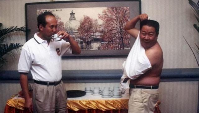 演员牛振华：从炊事员到登上春晚舞台，48岁遗憾离世，太可惜了牛振华1956年生