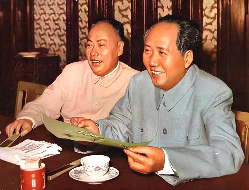 为什么毛主席当年不鼓励大家“逆袭”，非要带着咱们集体翻身？现在总有人给你灌迷