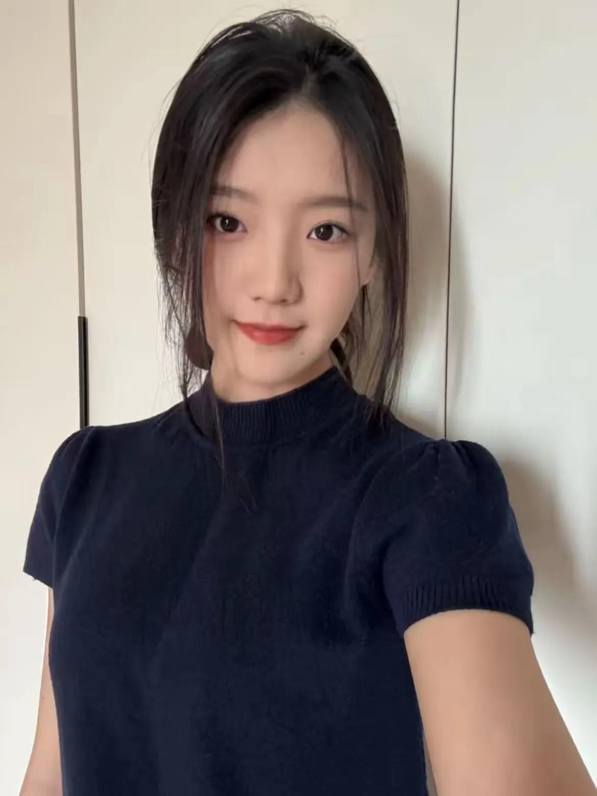 你们发现了么化妆后的小姐姐精神多了[呲牙笑]