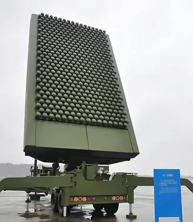 美军对委内瑞拉打还是不打？对此特朗普很是头疼。一边担心打的话，中俄态度，特别是