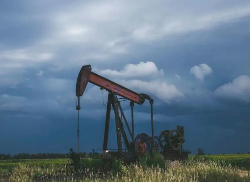 根据国际能源署的数据，俄罗斯3月份原油和石油产品销售收入为190.4亿美元，较2