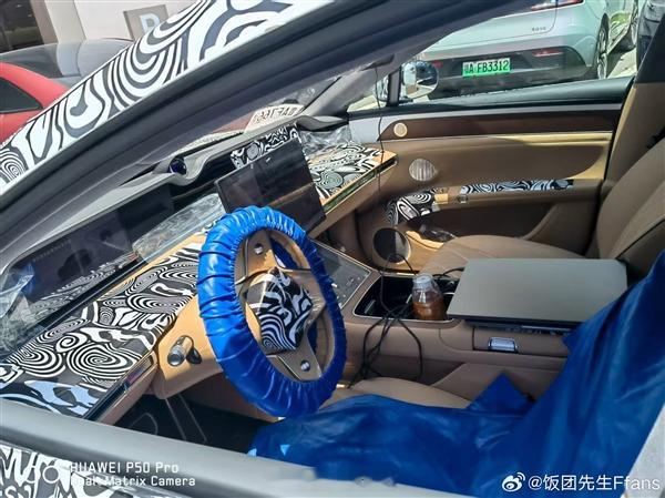 【享界S9T内饰首曝：方向盘变圆副驾驶前方也有新玩意了】享界S9T将于近期发布
