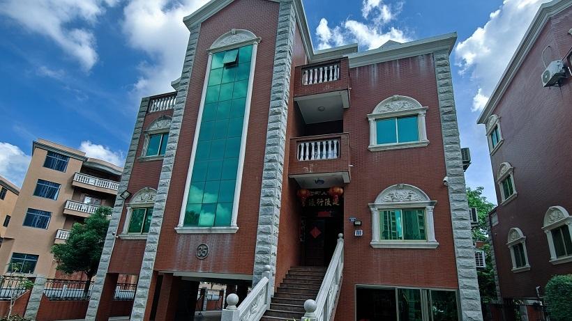 泉州晋江市这栋583㎡的独栋豪宅别墅拍卖,被人156.1万拍下了