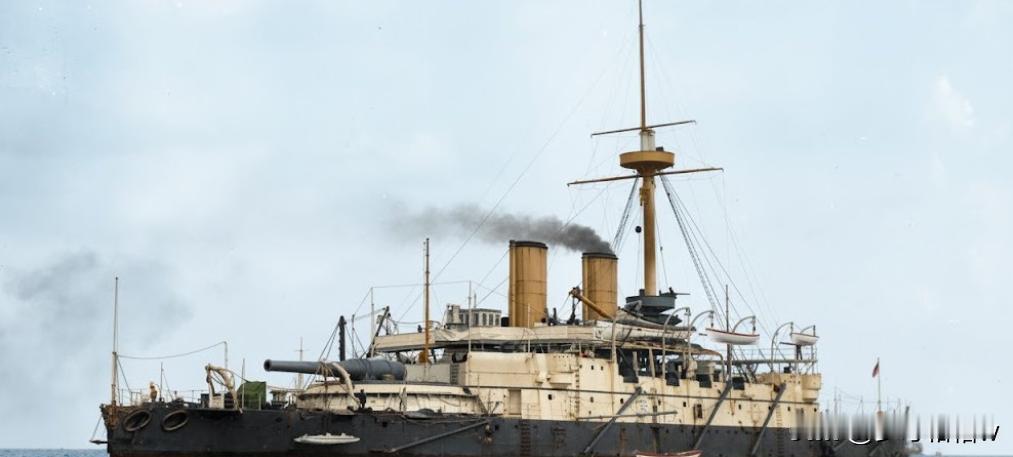 十九世纪下半页对军舰设计师来说真是一个疯狂的时代，因为当时的军舰设计师已经不再满