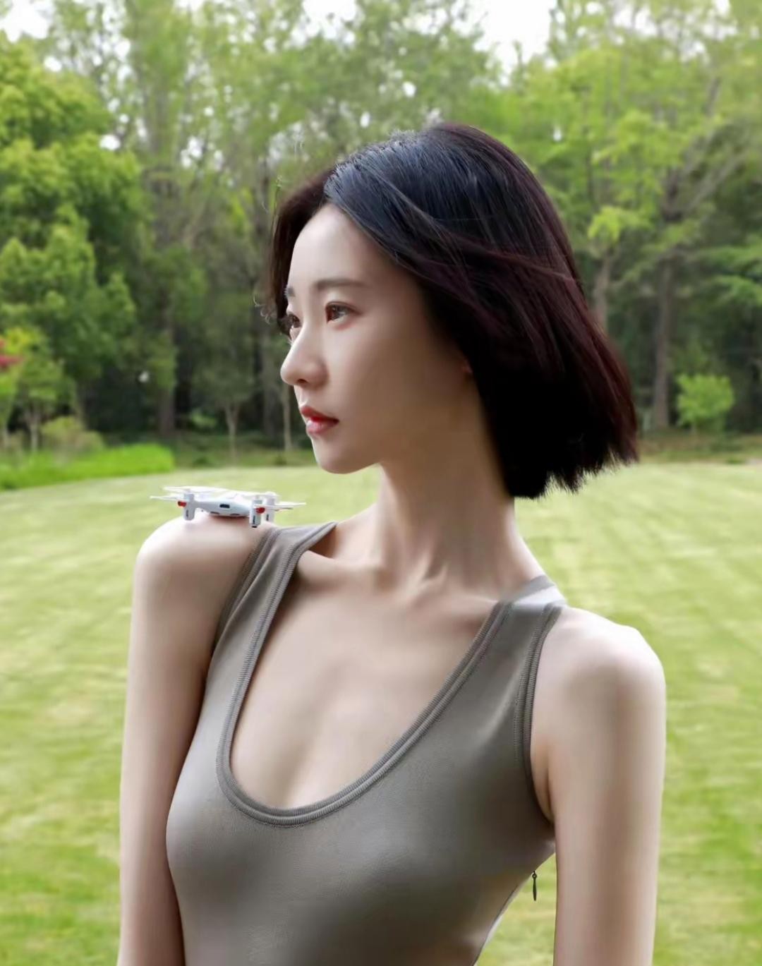 锦绣封面，张艺凡女演员春之舞群像