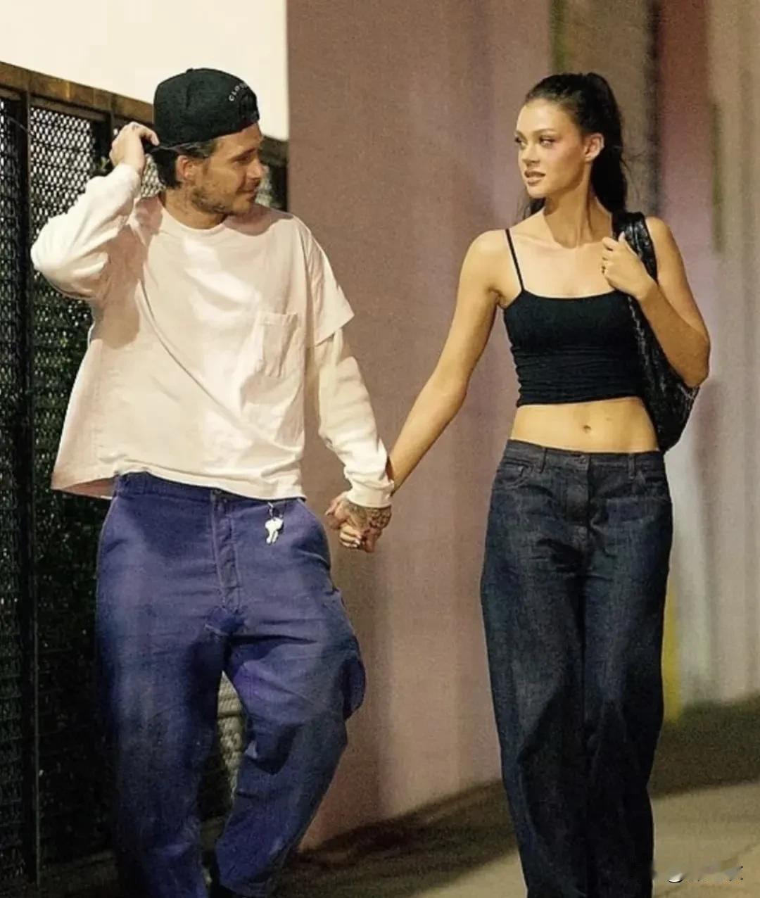 我相信大布选择了对他来说最好的方向。贝克汉姆一家一直活在聚光灯之下，我们平凡人很