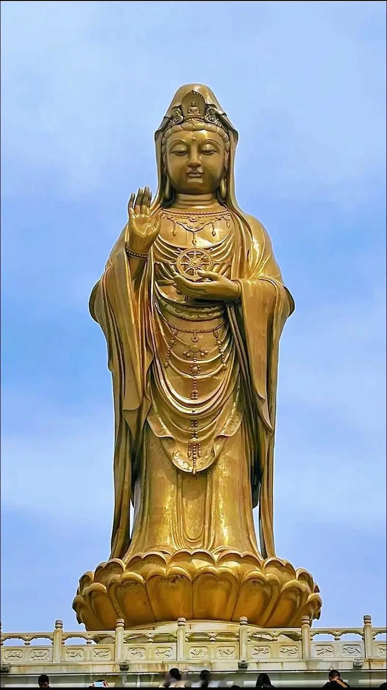 来沾沾第一甲第一名的喜气山东潍坊市青州博物馆的镇馆之宝：赵秉忠状元卷。明万历26
