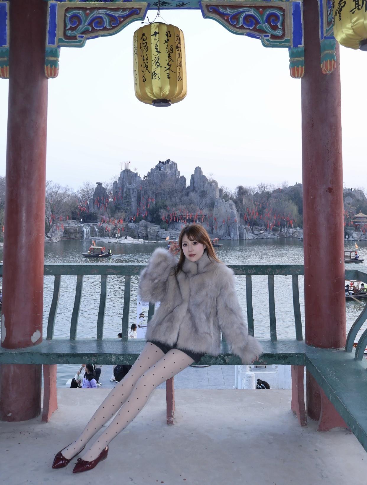 为什么说女人美在气质有气质的女人举止优雅，动作得体。