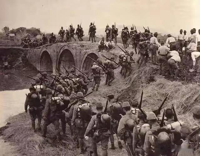 1940年，386旅包围榆社城久攻不下，日军城内叫嚣：“八路军没有炮，我们可以守