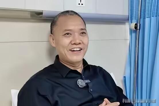 近日，云南大学附属医院普外一科主任医师张万福因食用处理不当的见手青中毒住院，而他