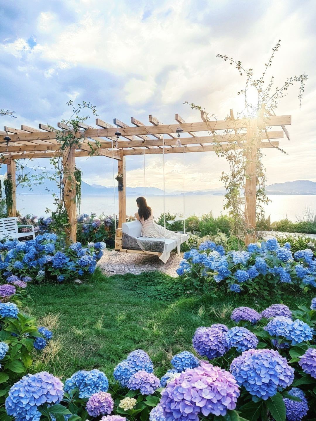 大理旅行我们家大理洱海边的海景客栈，很多人去住过都会说好看，海景视野好，周边也