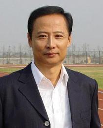 他去美国进修，整整两年没见老婆。归国推开门，竟撞见妻子在坐月子，他没有发火，没有