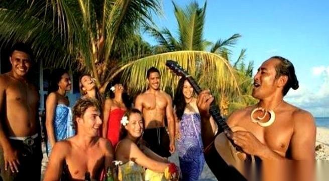 在南太平洋的萨摩亚，这里的人过日子根本不锁门，甚至连墙都没有。走进当地的村子里