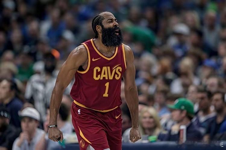 哈登，这个赛季的表现依旧抢眼，场均25.3分+4.9篮板+8.1助攻+1.3抢断