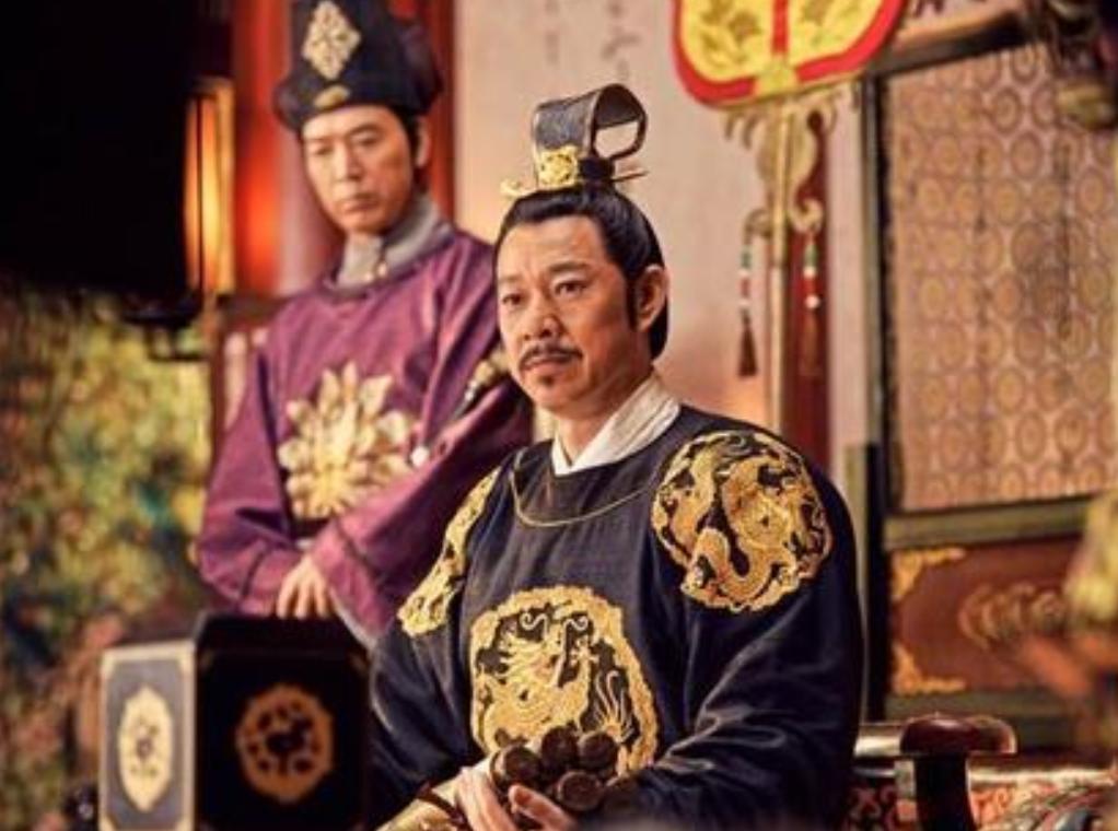 643年，李世民把江山传给软弱的李治，人们都以为他老糊涂了。可真实的李治不仅不