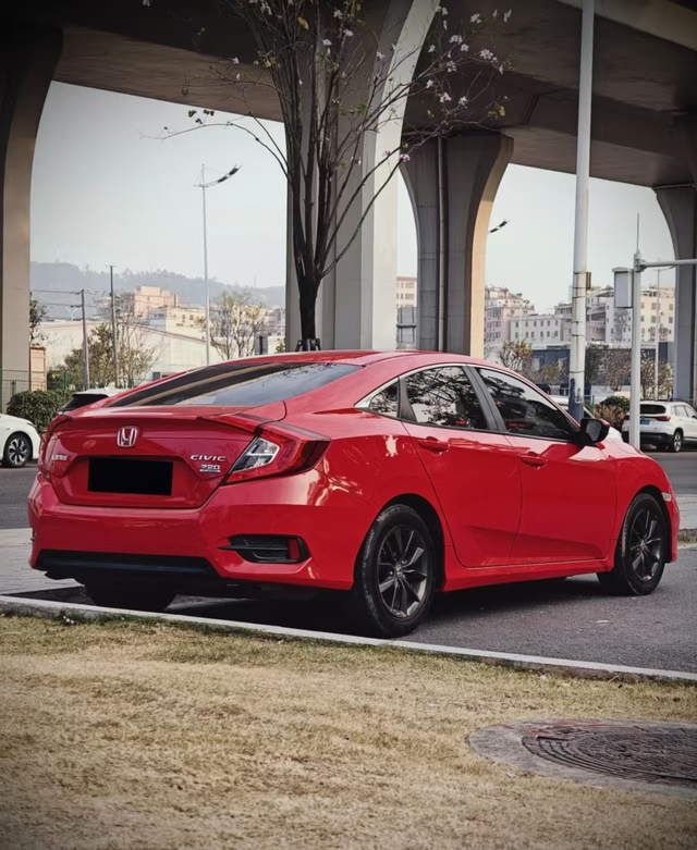 我的爱车思域开了五年，还是非常喜欢