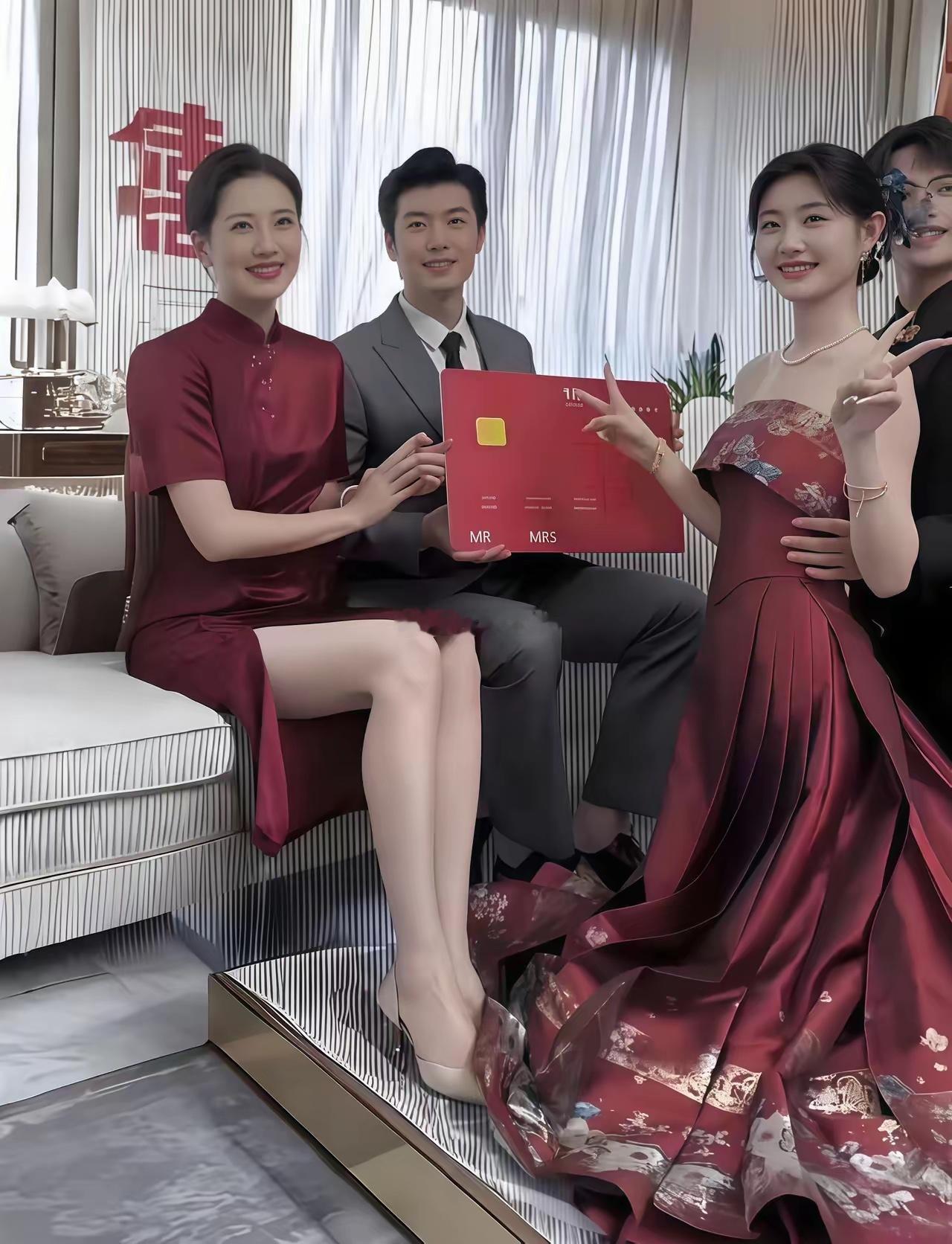 婚礼现场，比儿媳还有排面的婆婆。