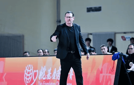 凯撒: 把胜利献给球迷, 下一场打广厦希望球迷能来一起战斗