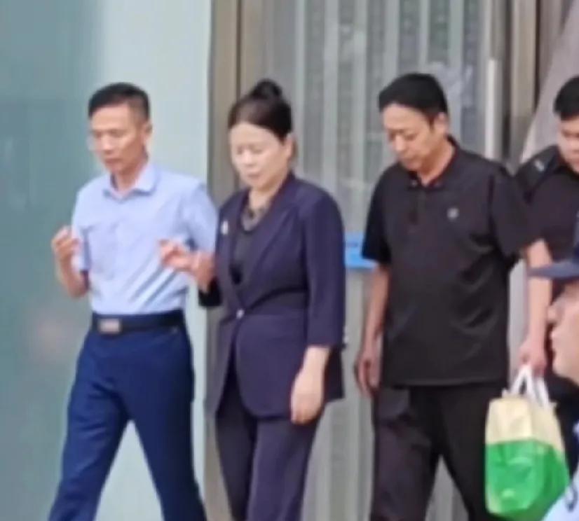 联系好的专用机不坐，连高速都不走，何其残忍！其实许姚家掌握了很多实锤的东西。只