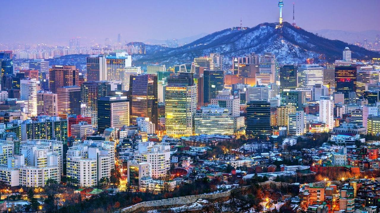 据说韩国那边生育率突然反弹了点，说是外娶和非婚生的多了起来。之前传出，有韩国中介