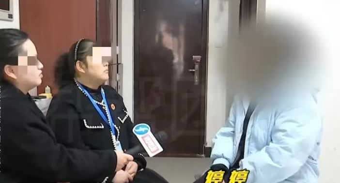 福建福州，女子离婚后和一男子陷入热恋两个月，发现怀孕后着手结婚的事，男子得知女子