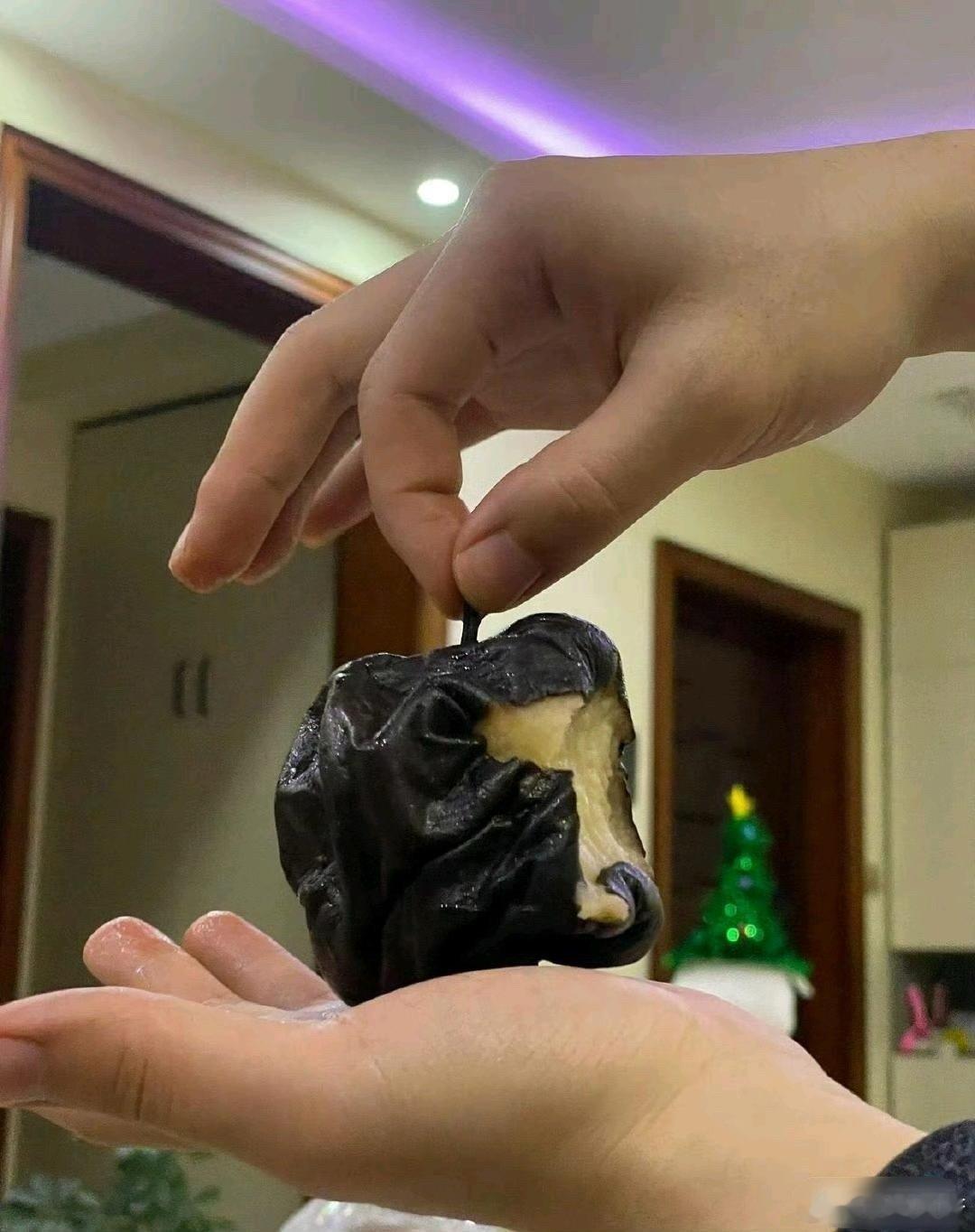 来个东北的朋友告诉我，把冻梨吸到这个程度是什么水平？​​​