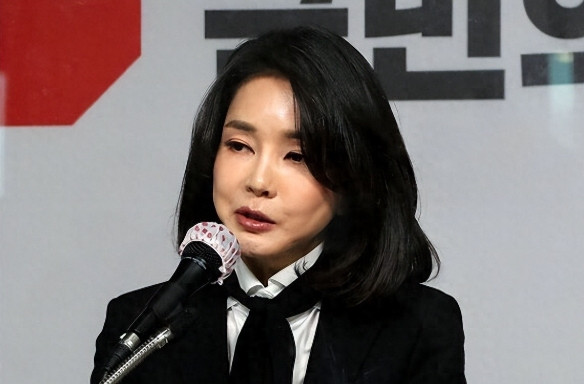 金建希拒绝了韩国检方的通报传唤，向韩国检方提交不出席意见书！