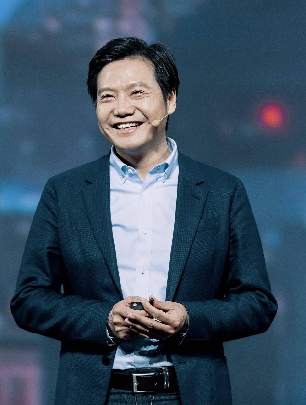 有多少新势力，搞了十多年还在赔钱。雷军宣布造车4年多，今年第三季度就赚了7亿。这