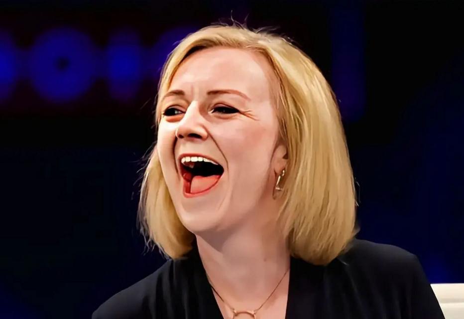 政客下台后靠“反华”刷存在感，而在位者却得为面包和账单操心。1月29日，英国前